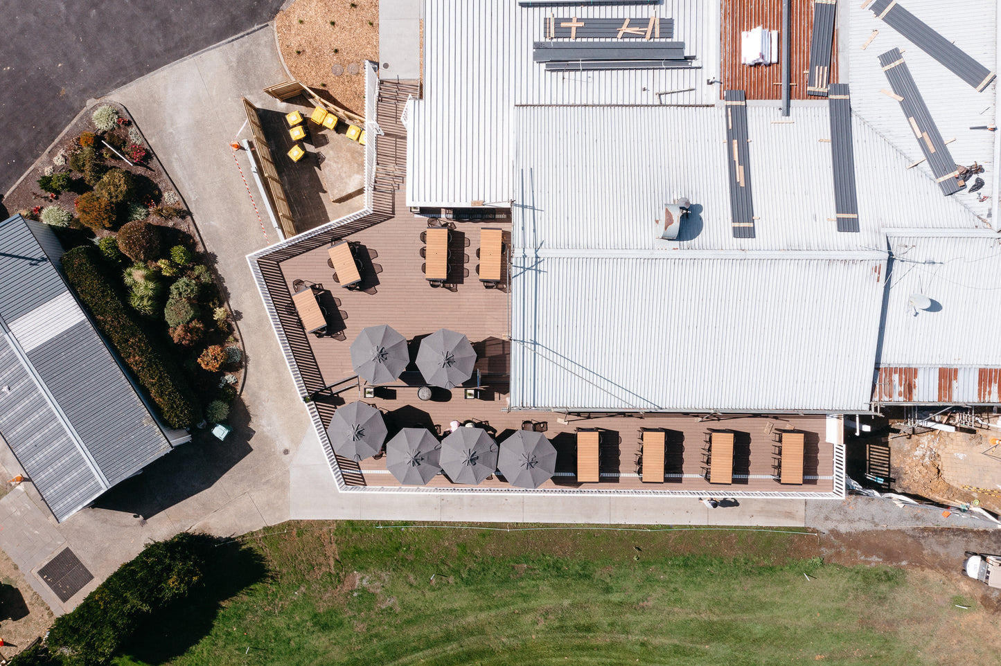 Aluminium Framed pedestal deck Pukekohe Golf Club Auckland with composite decking installed by Pukekohe builders - New Zealand's number one timber and composite subframe.