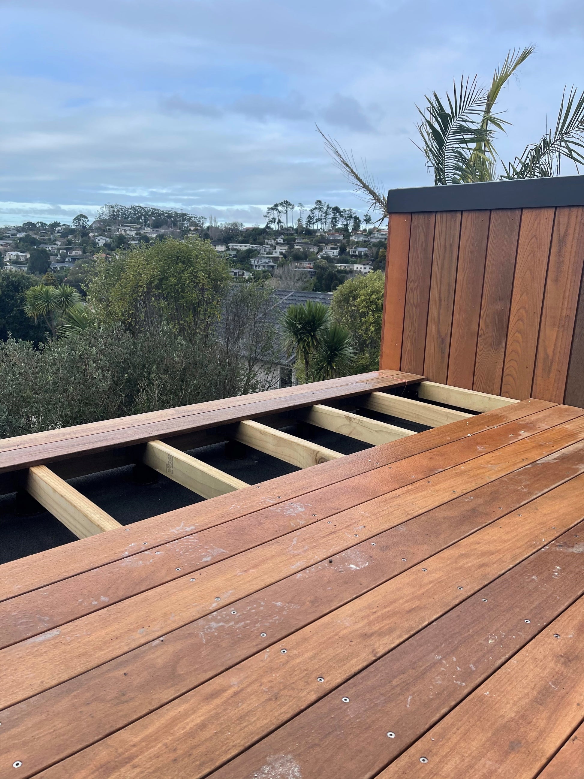 JV88 in action on this Mairangi bay pedestal timber deck. North Shore